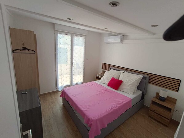 2 chambres, fer et planche à repasser, accès au Wi-Fi (inclus)