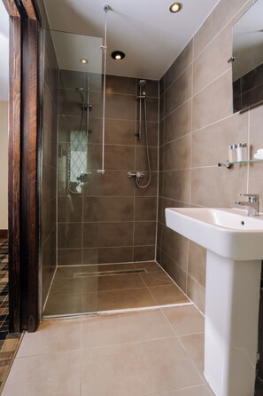 Double Room | Bathroom | Towels