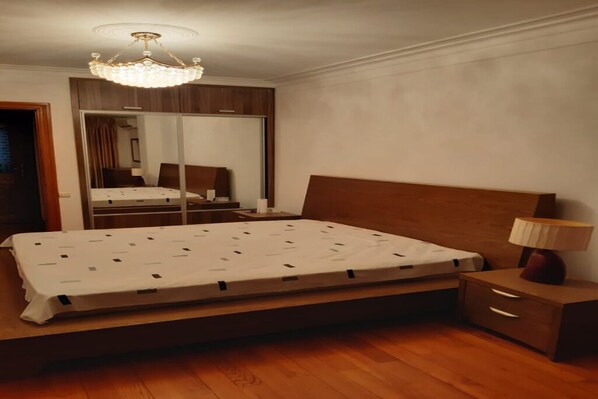 1 chambre, fer et planche à repasser, Wi-Fi, literie fournie