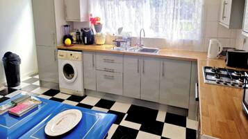 Shared Dormitory, 1 Bedroom, City View | Laundry