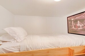 1 chambre, fer et planche Ă repasser, Wi-Fi gratuit, draps fournis