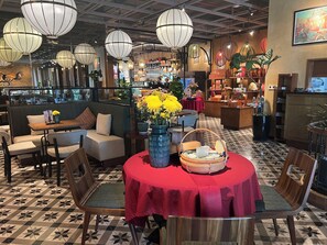 Shopping mall - Vinhomes Grand Park-The Beverly Hills (Ho Chi Minh City)