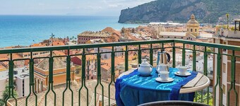 La Casa Nel Blu - Sea View and Private Parking