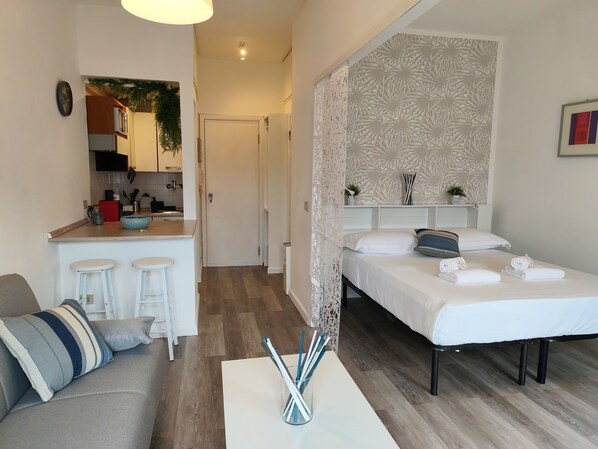 Studio, 1 Double Bed, Mountain View | Living area | 43-inch Smart TV with digital channels