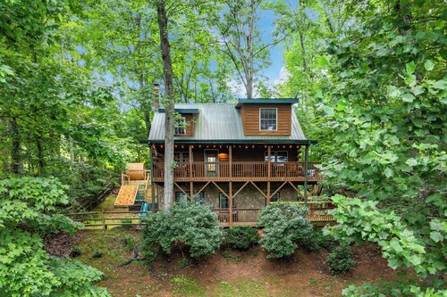 15 MINUTES FROM ASHEVILLE! Secluded peacefull LOG CABIN