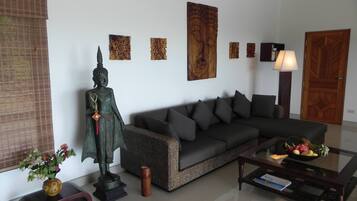 Villa, 2 Schlafzimmer, Raucher, eigener Pool | Wohnzimmer