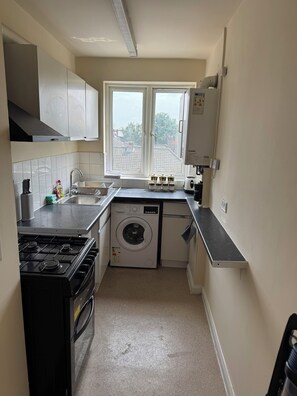 Mikroaaltouuni, uuni, liesi