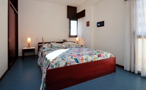 2 bedrooms