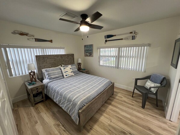 3 bedrooms, iron/ironing board, free WiFi, bed sheets - NEWLY RENOVATED 3/2 WITH POOL AND CANAL ACCESS!
Pet-Friendly (Big Pine Key)