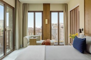 Suite (Exclusive ME+ | Alcazaba View)