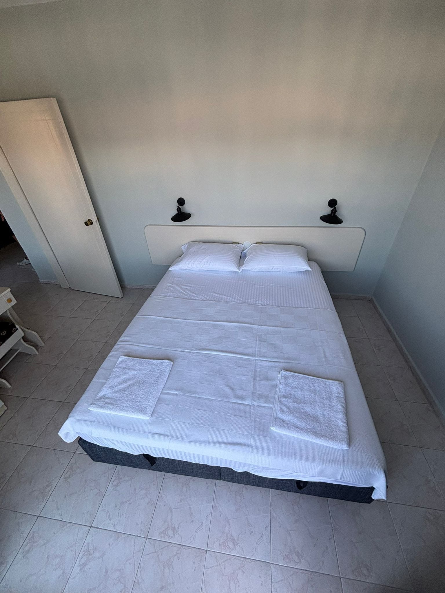 Căn hộ dành cho gia đình, ban công | Khu vực làm việc phù hợp cho laptop 