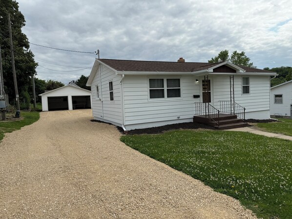 المنشأة من الخارج