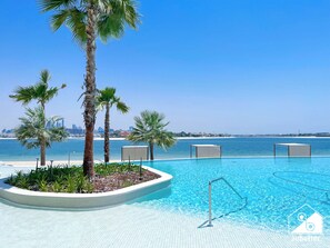 Interior - Luxury Beachfront 1BR on Palm Jumeirah & Balcony (Dubai)