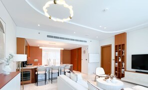 Interior - Luxury Beachfront 1BR on Palm Jumeirah & Balcony (Dubai)