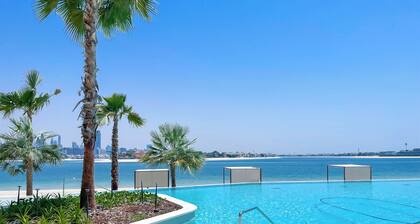 Luxury Beachfront 1BR on Palm Jumeirah & Balcony