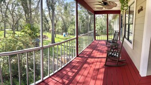 Terrace/patio - Parrish Treetop Retreat -Pool- 2 peaceful acres (Parrish)