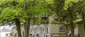 Couple`s Romantic PEC Getaway