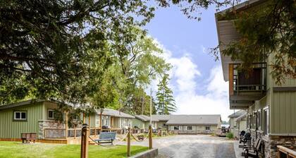 Westlake Cottages The Rosehall PEC Waterfront Stay