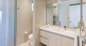 Shower - Beachfront apartment w/ pool & beach access (Nuevo Vallarta)