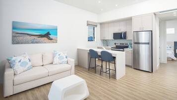 One Bedroom Villa (Gulf Front) | 房內夾萬、書桌、手提電腦工作空間、遮光窗簾/窗簾