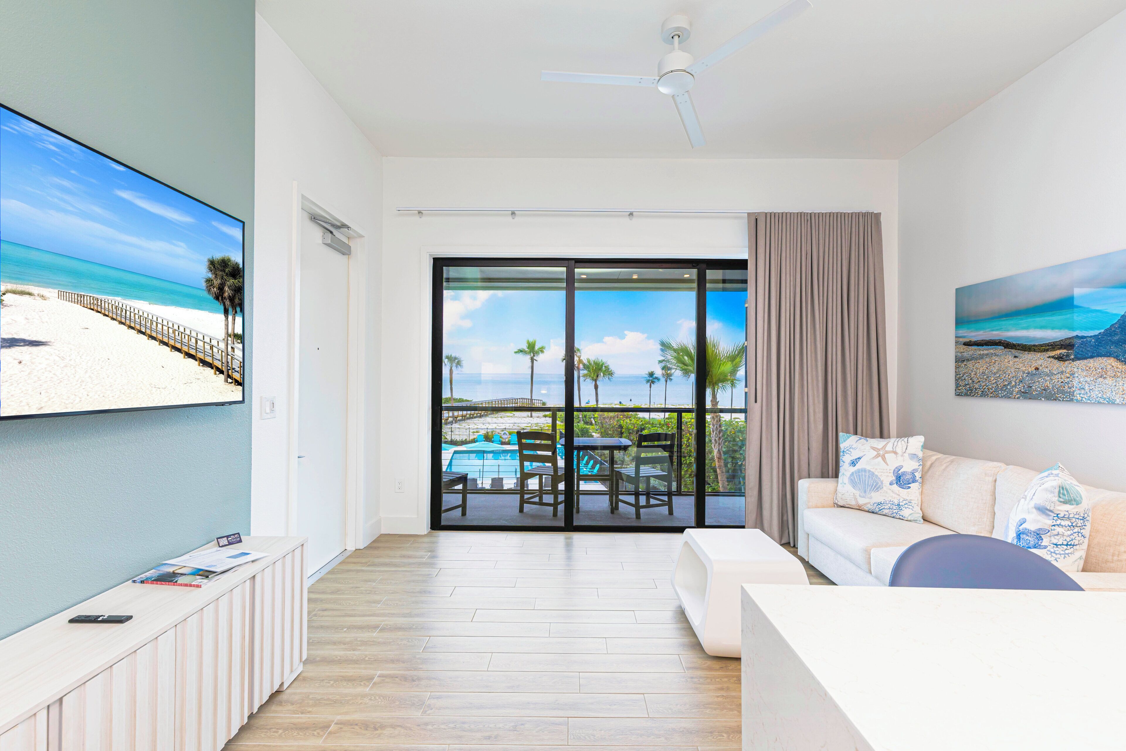 One Bedroom Villa (Gulf Front) | In-room safe, desk, laptop workspace, blackout curtains