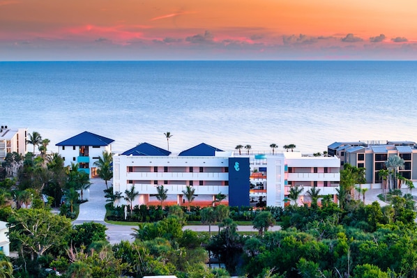 Front of property - Shalimar Beach Resort (Sanibel)