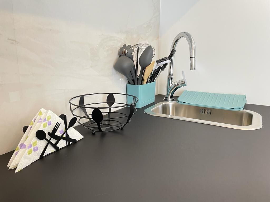Estudio, 1 cama doble, patio | Cocina privada | Hervidor eléctrico y mesa de comedor