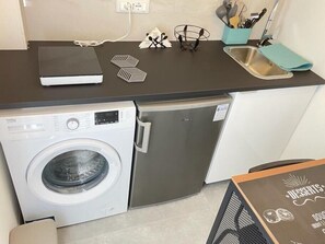 Studio, 1 Double Bed, Patio | Private kitchen | Electric kettle, dining tables - JOIVY Little Garden Studio Gattorno (Rapallo)