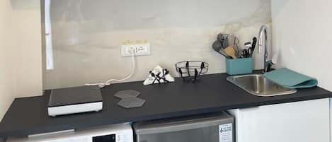 Comfort Studio, City View | Private kitchen