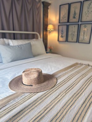 2 chambres, fer et planche à repasser, Wi-Fi, draps fournis