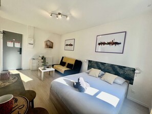 1 Schlafzimmer, Schreibtisch, WLAN