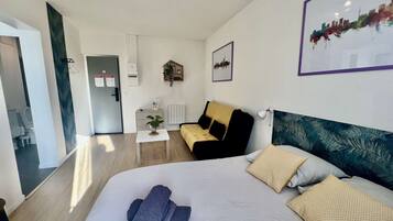 1 slaapkamer, een bureau, wifi