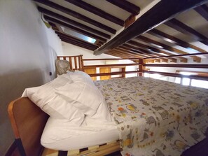 واي فاي مجانًا وملاءات أسرّة