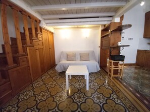 Interior - Ramaglianti Loft - Studio Apartment, Sleeps 2 (Firenze)