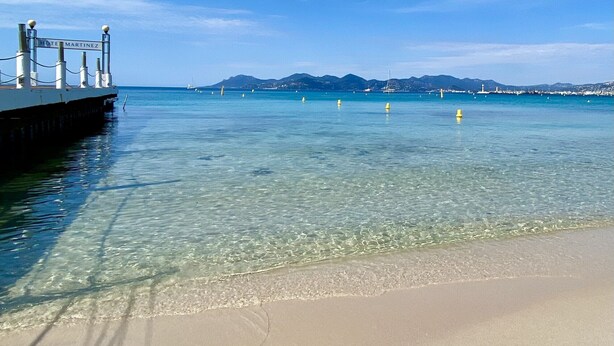 Beach - - (Cannes)