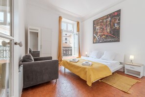 2 chambres, fer et planche à repasser, Wi-Fi gratuit, draps fournis