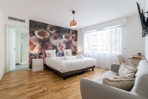 3 sovrum, värdeförvaringsskåp på rummet och strykjärn/strykbräda