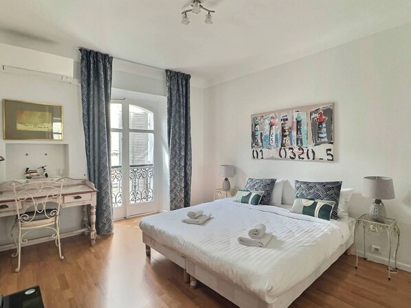 2 bedrooms, iron/ironing board, free WiFi, bed sheets