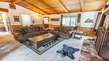 Family House, 3 Bedrooms, Patio, Mountain View | Living room | 49-inch Smart TV with cable channels, fireplace, ping pong