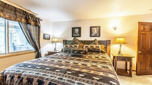 Family House, 3 Bedrooms, Patio, Mountain View | Individually decorated, individually furnished, free WiFi, bed sheets - Bear Mt. Retreat (Big Bear Lake)