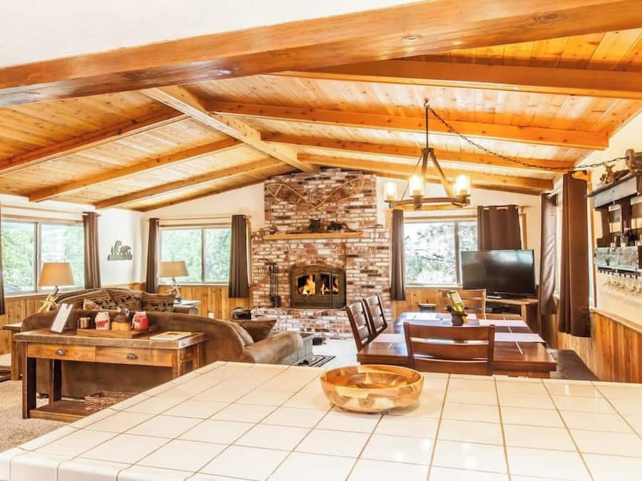 Casa familiar, 3 habitaciones, patio, vistas a la montaña | Servicio de comidas en la habitación
