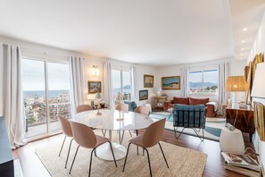 Interior - Geoffrey By Terry's Homes (Cannes)