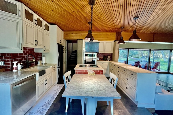 Frigorífic, microones, forn i placa de cuina