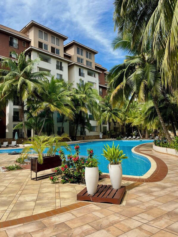 Outdoor pool - Villagio (Accra)