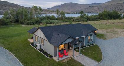 Pirates Cove | Glamping-Style Escape with Dock, Cabins & River Access