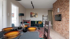 Apartment, Balcony, City View (94) | Living area