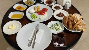 Petit déjeuner préparé à la commande compris tous les jours