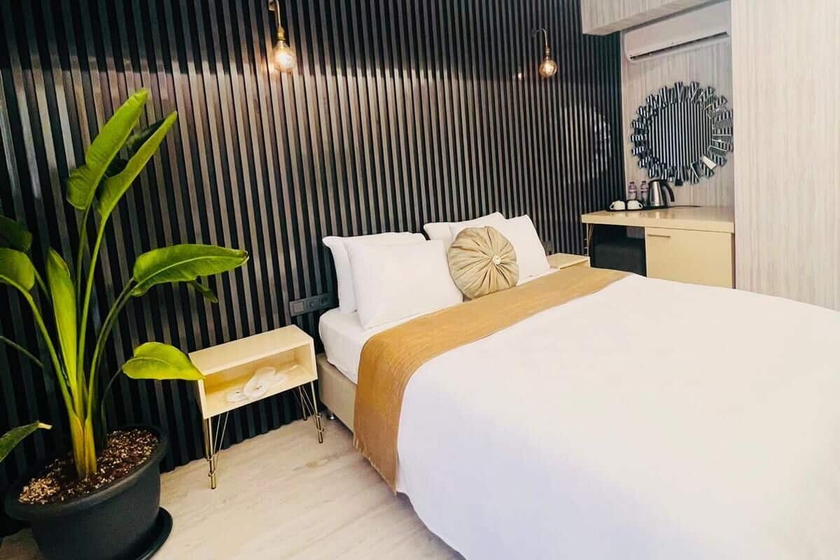 Deluxe Double Room, Balcony | Free WiFi