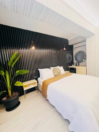Deluxe Double Room, Balcony | Free WiFi