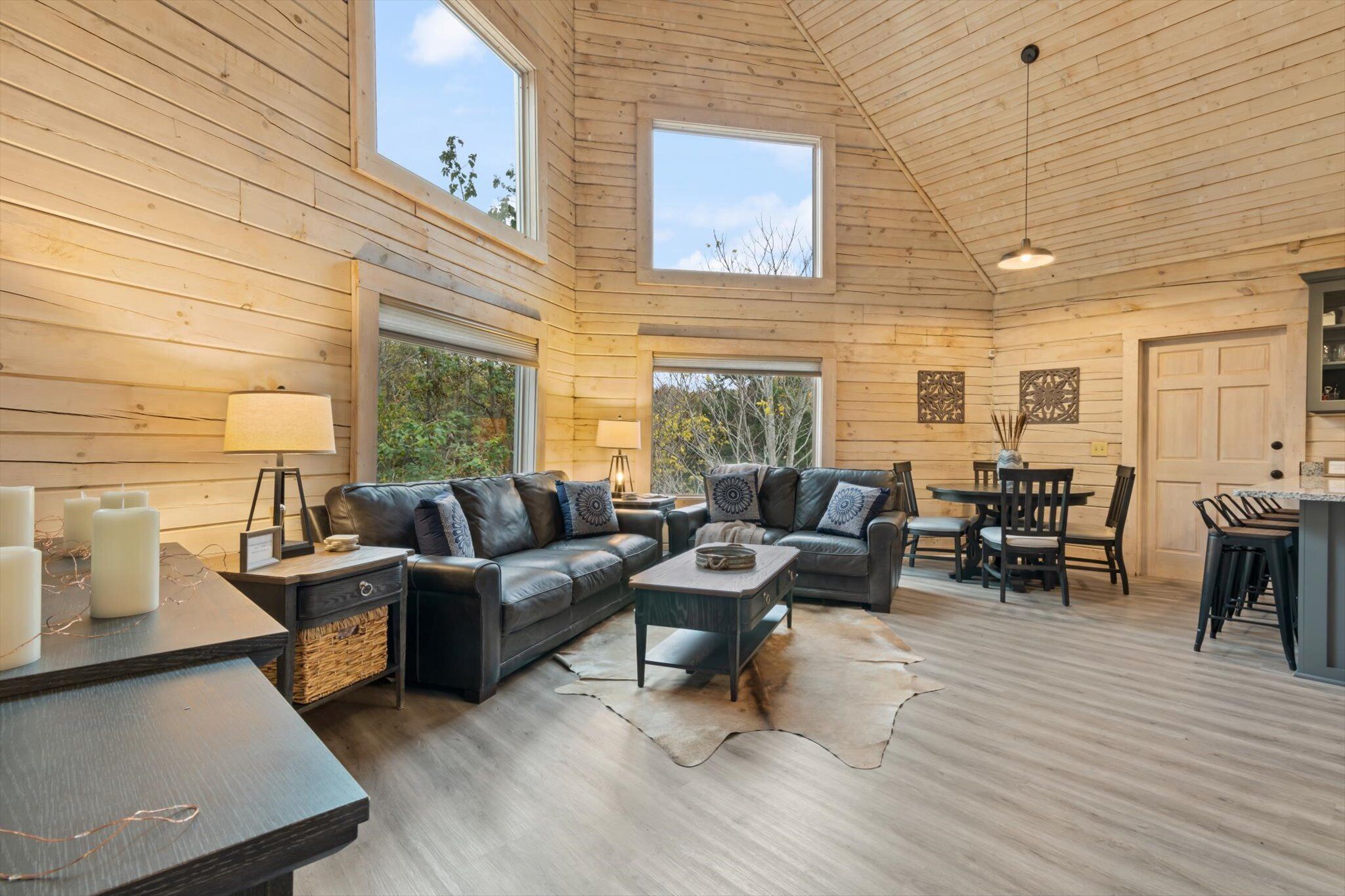 TV connectée, cheminée, baby-foot